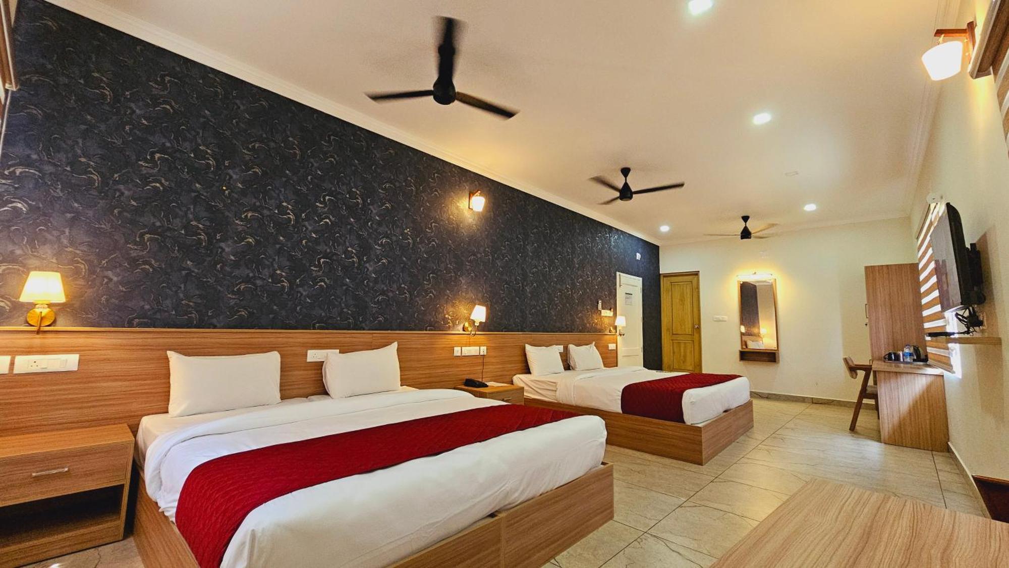 Esaa Airport Hotel Kochi Esterno foto