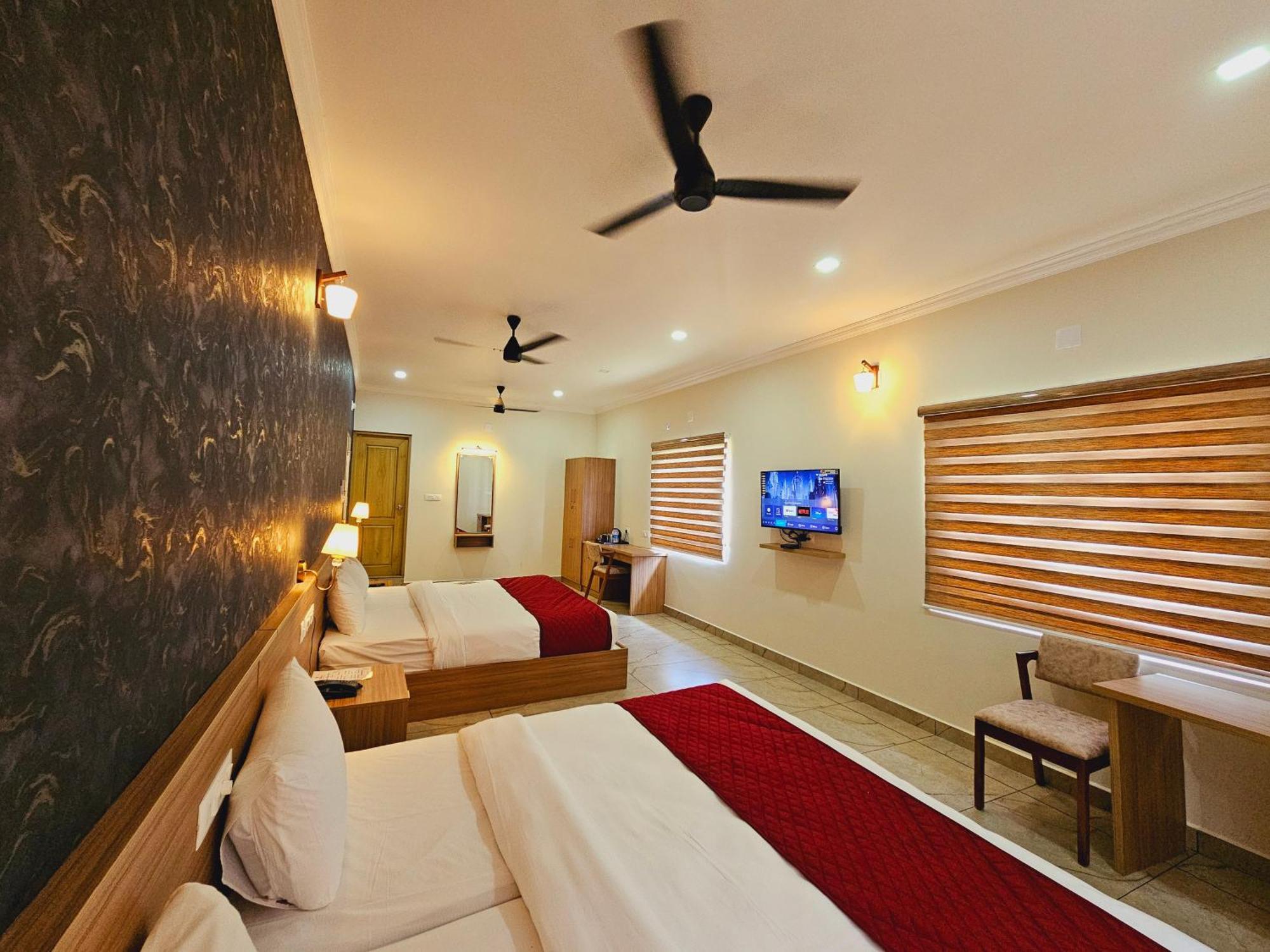 Esaa Airport Hotel Kochi Esterno foto