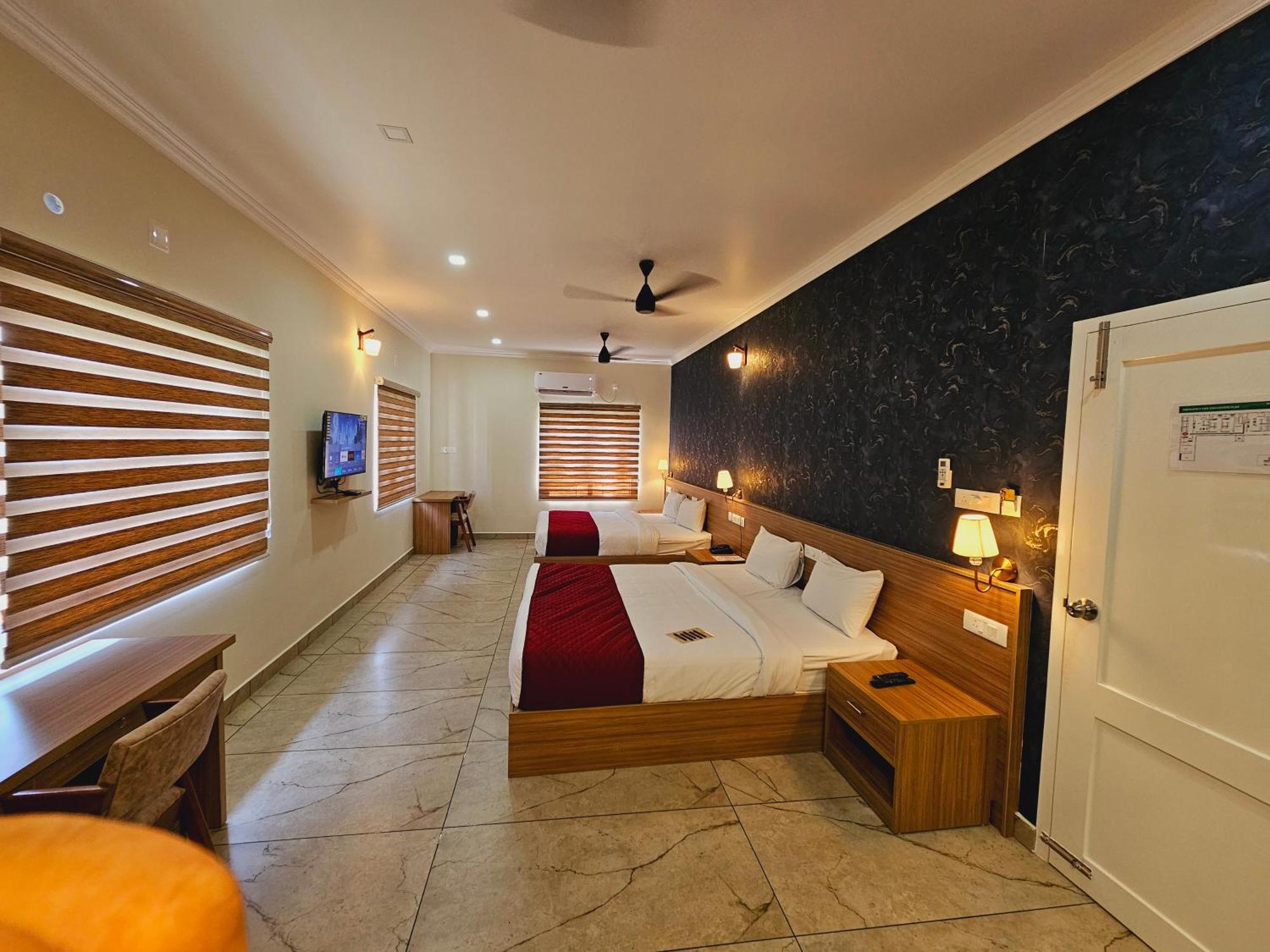 Esaa Airport Hotel Kochi Esterno foto