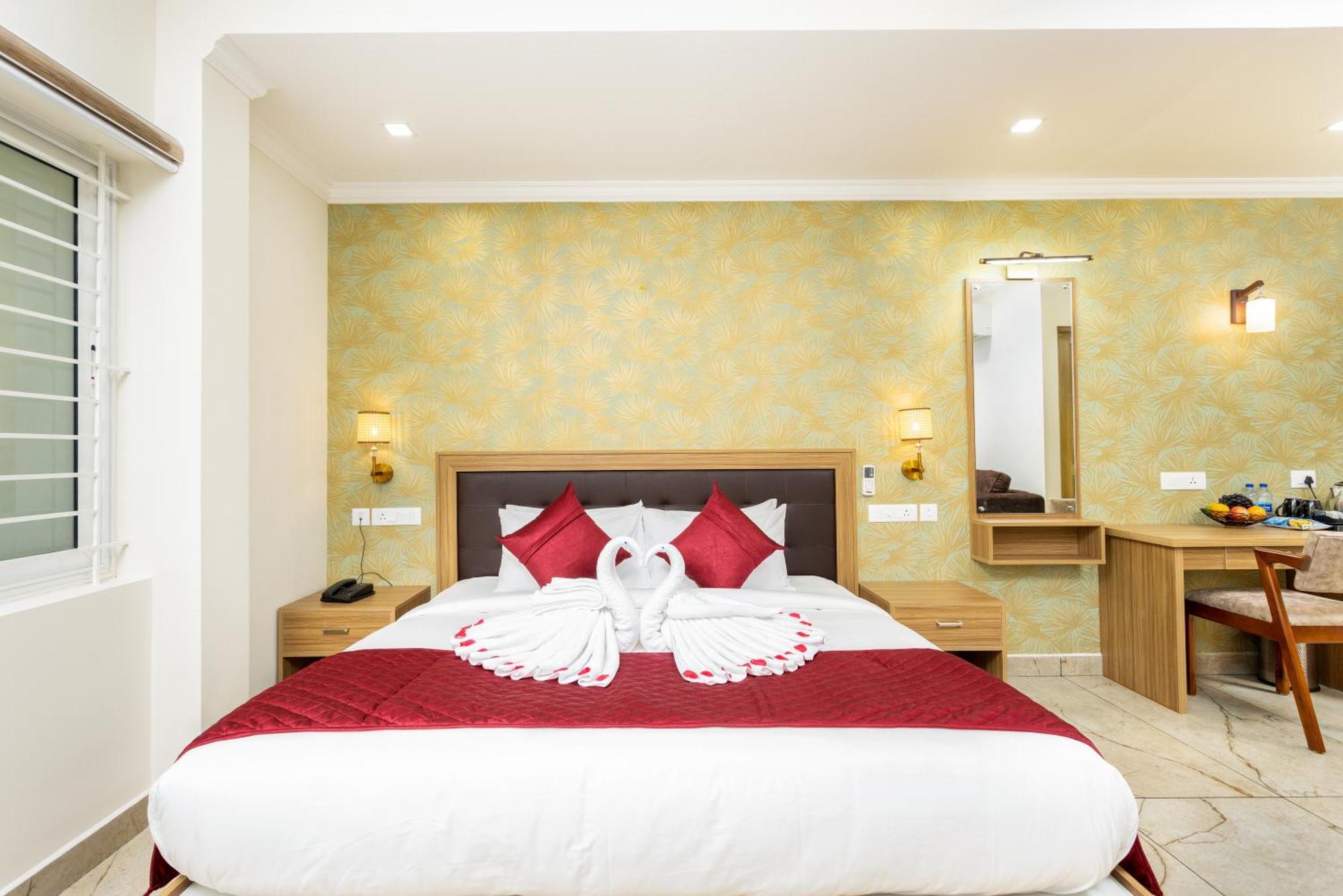 Esaa Airport Hotel Kochi Esterno foto