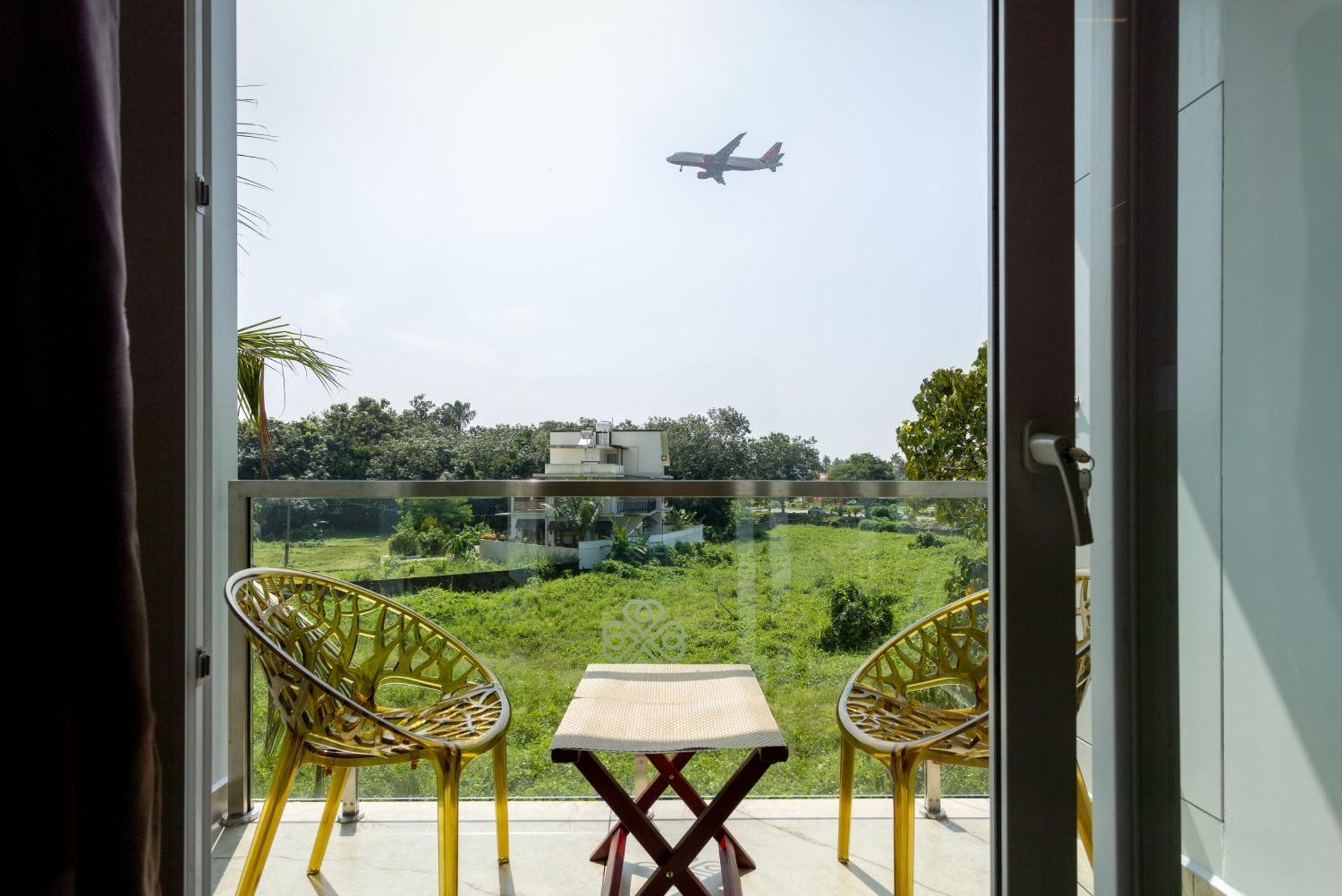 Esaa Airport Hotel Kochi Esterno foto