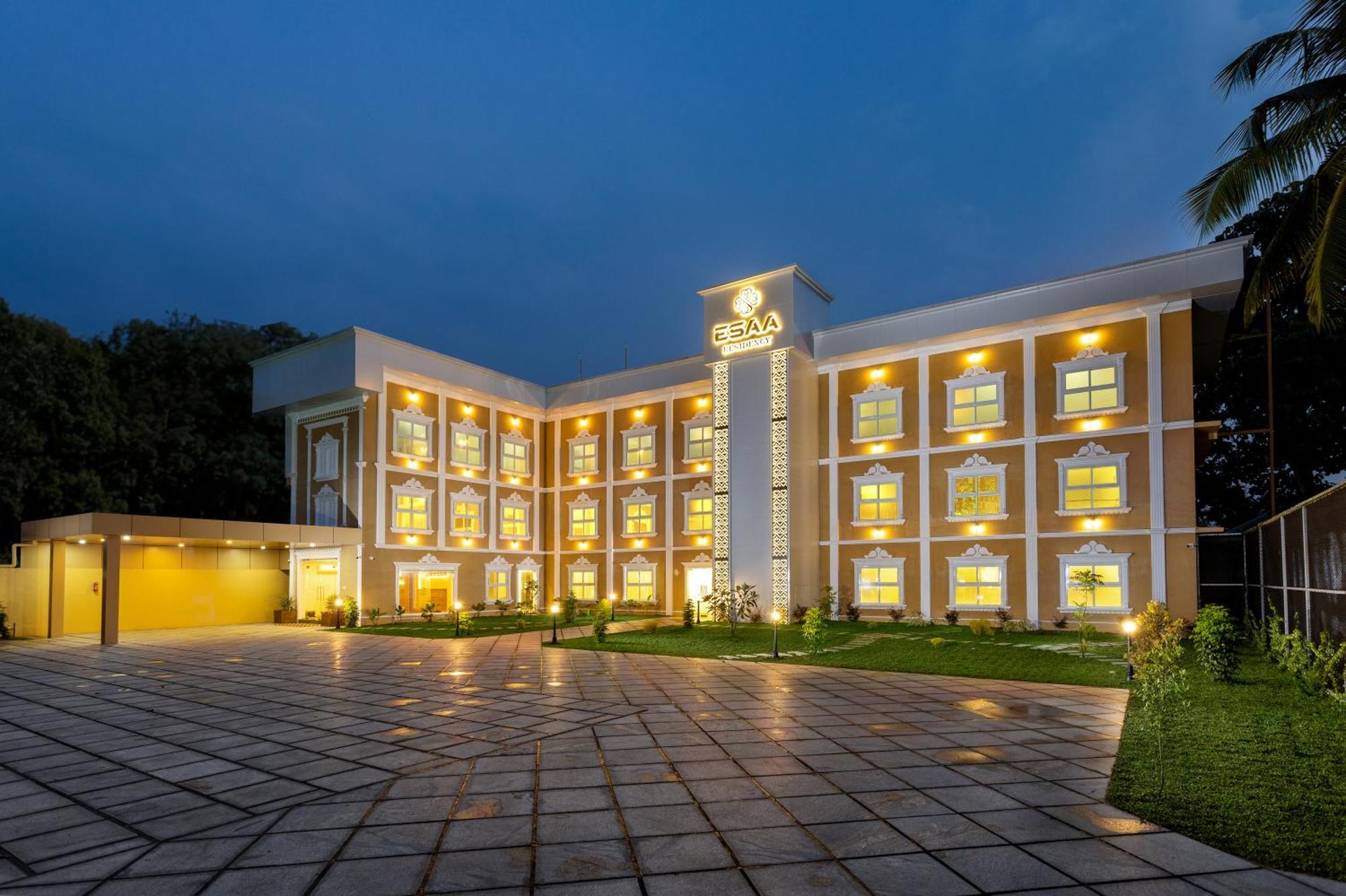 Esaa Airport Hotel Kochi Esterno foto