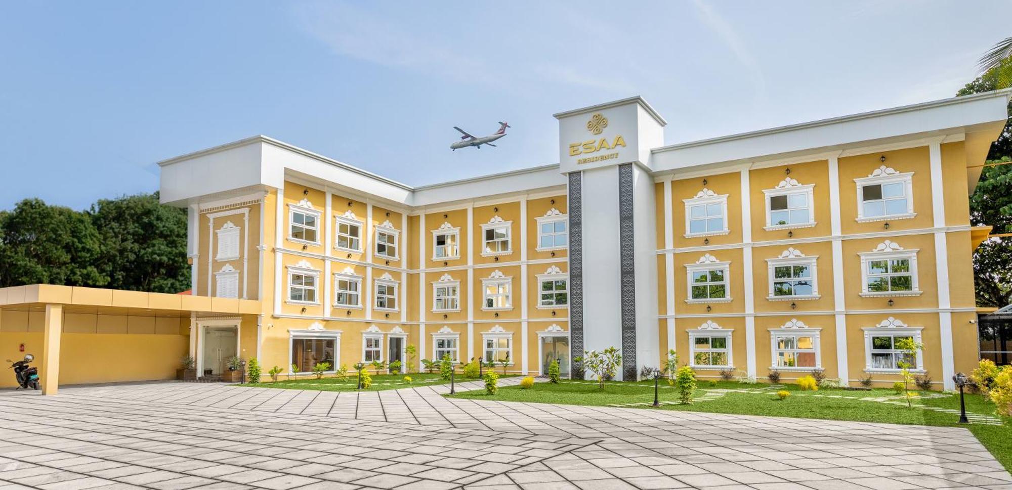Esaa Airport Hotel Kochi Esterno foto