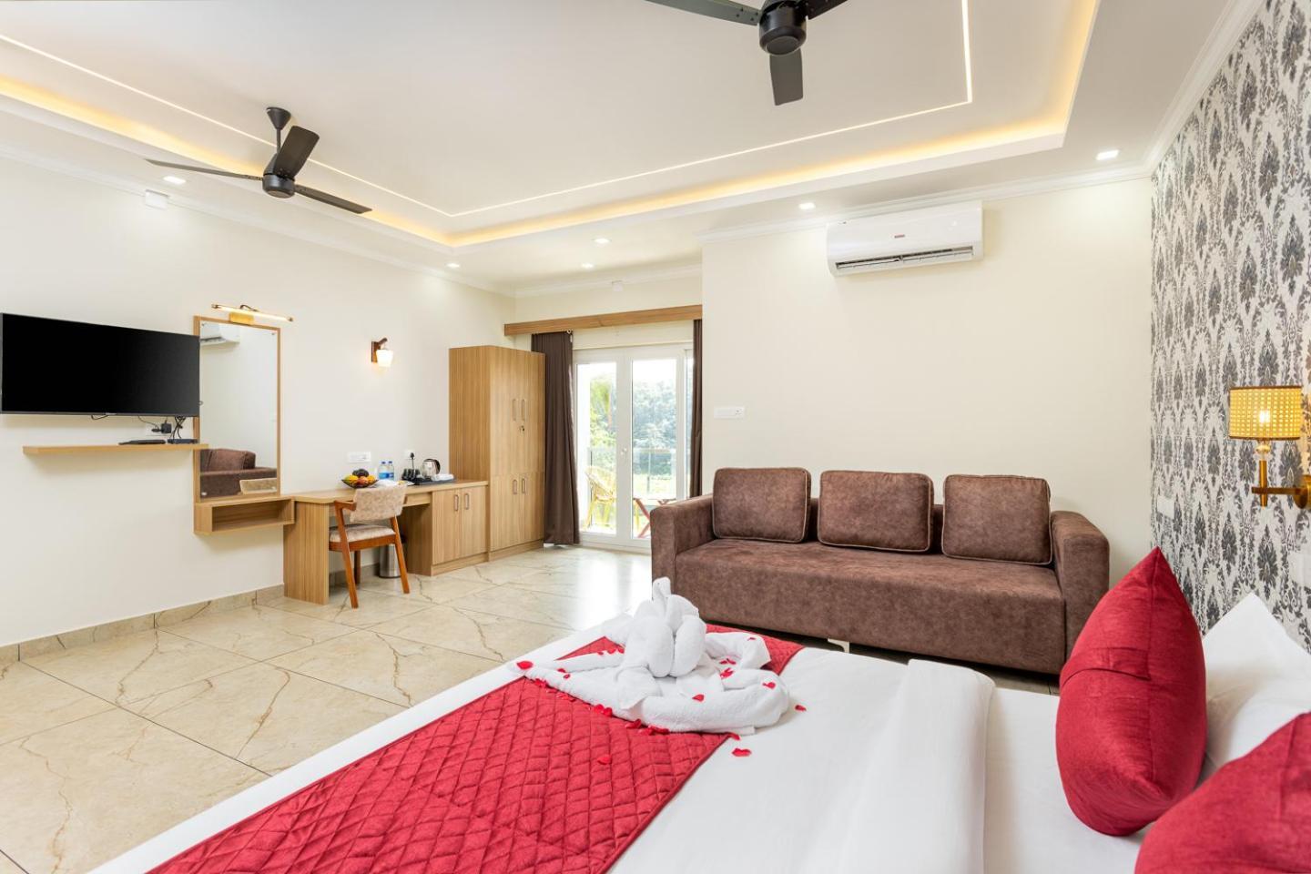 Esaa Airport Hotel Kochi Esterno foto