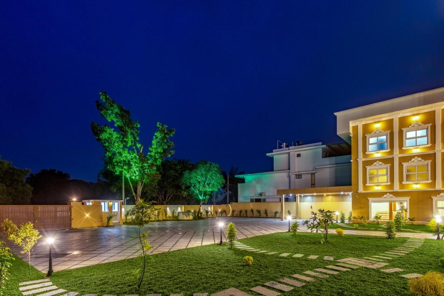 Esaa Airport Hotel Kochi Esterno foto